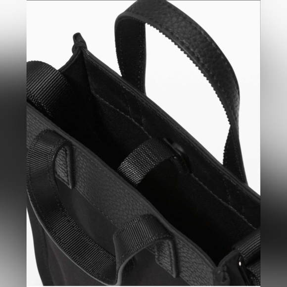 Euc LULULEMON Now And Always Micro Tote Super Cute And Practical For Everyday😁 - Picture 4 of 7